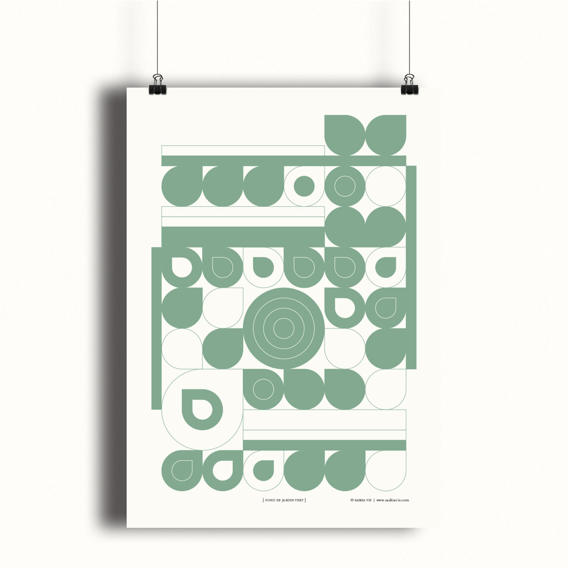 Productafbeelding, poster "fond de jardin vert", hangend aan een creme gekleurde wand, een overzichtsfoto