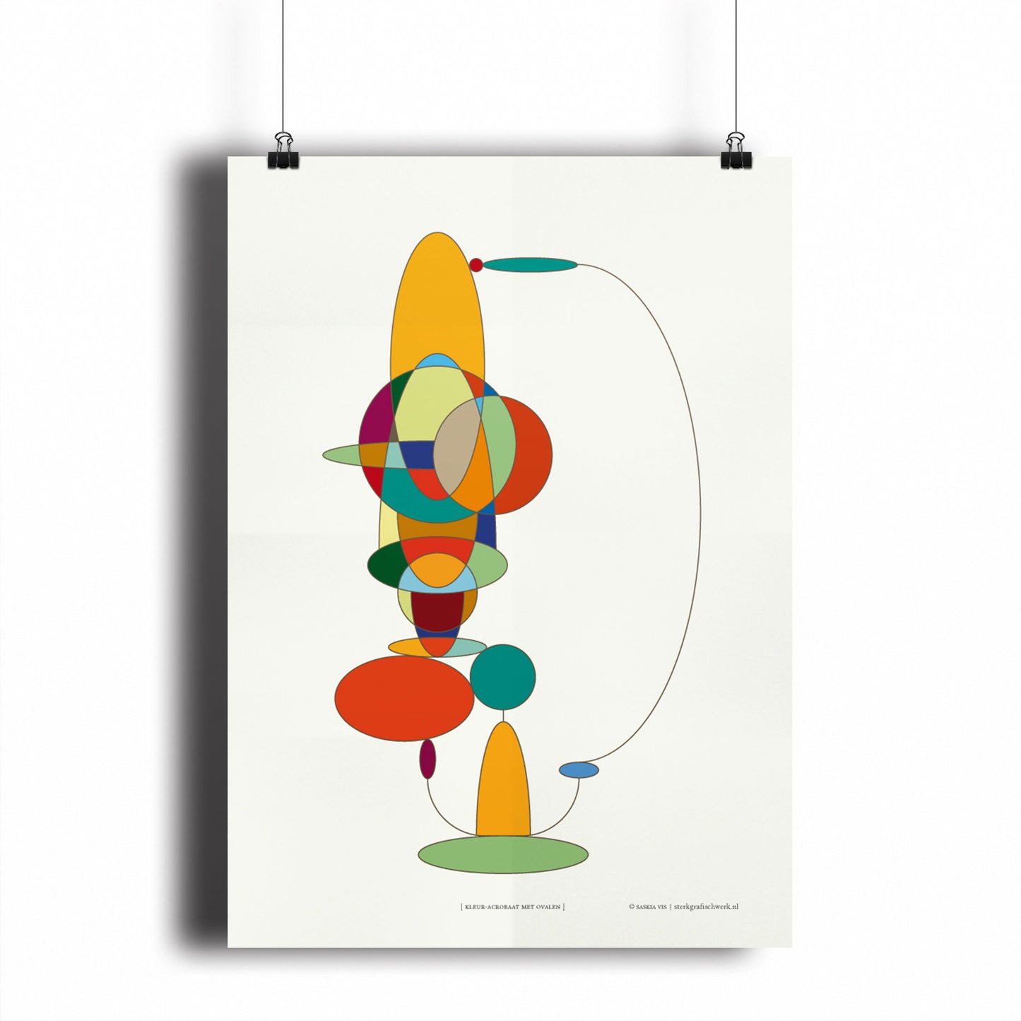 Productafbeelding, poster "kleur-acrobaat met ovalen", hangend aan een witte wand, een overzichtsfoto