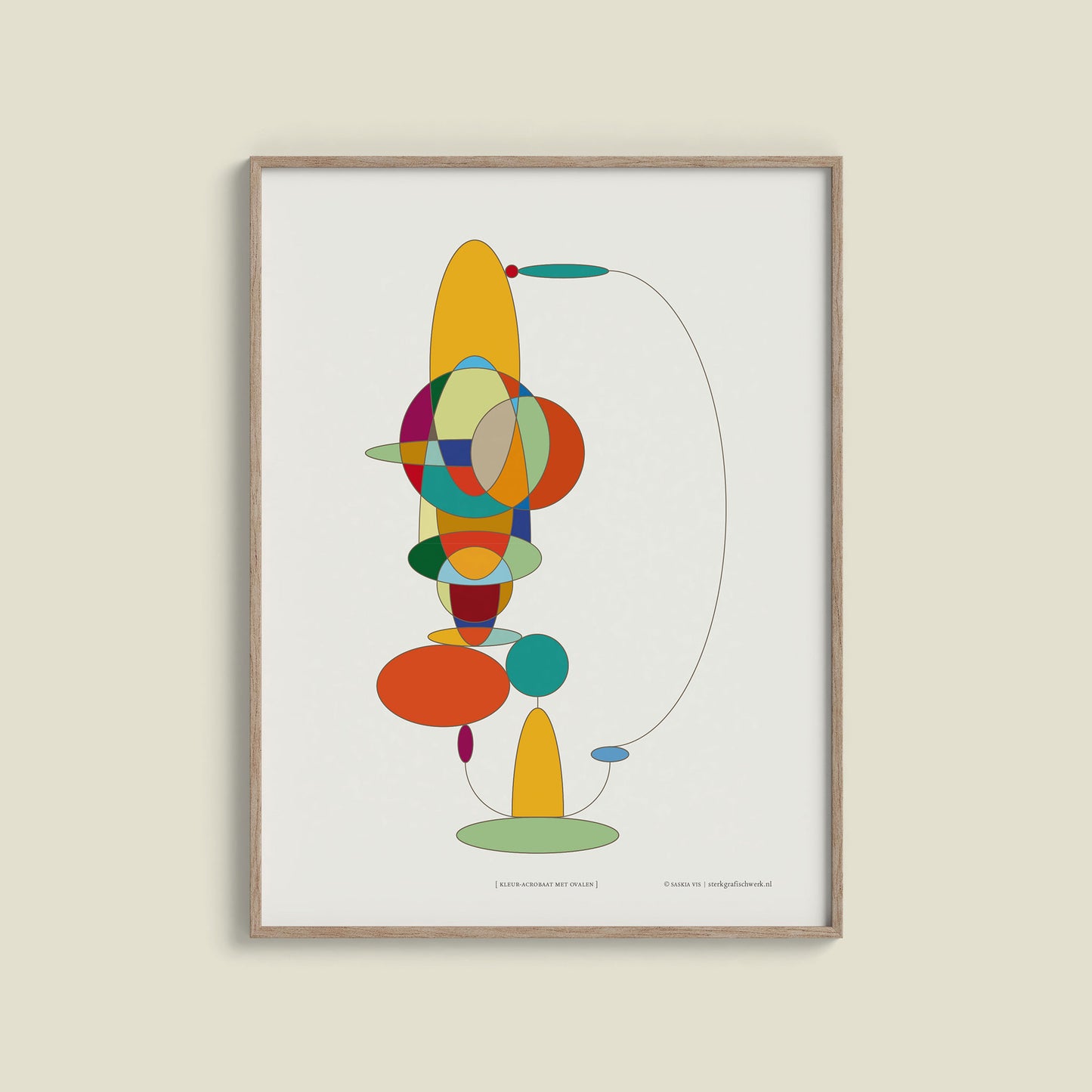 Productafbeelding, poster "kleur-acrobaat met ovalen", ingelijst hangend aan een creme-wit gekleurde wand, een overzichtsfoto