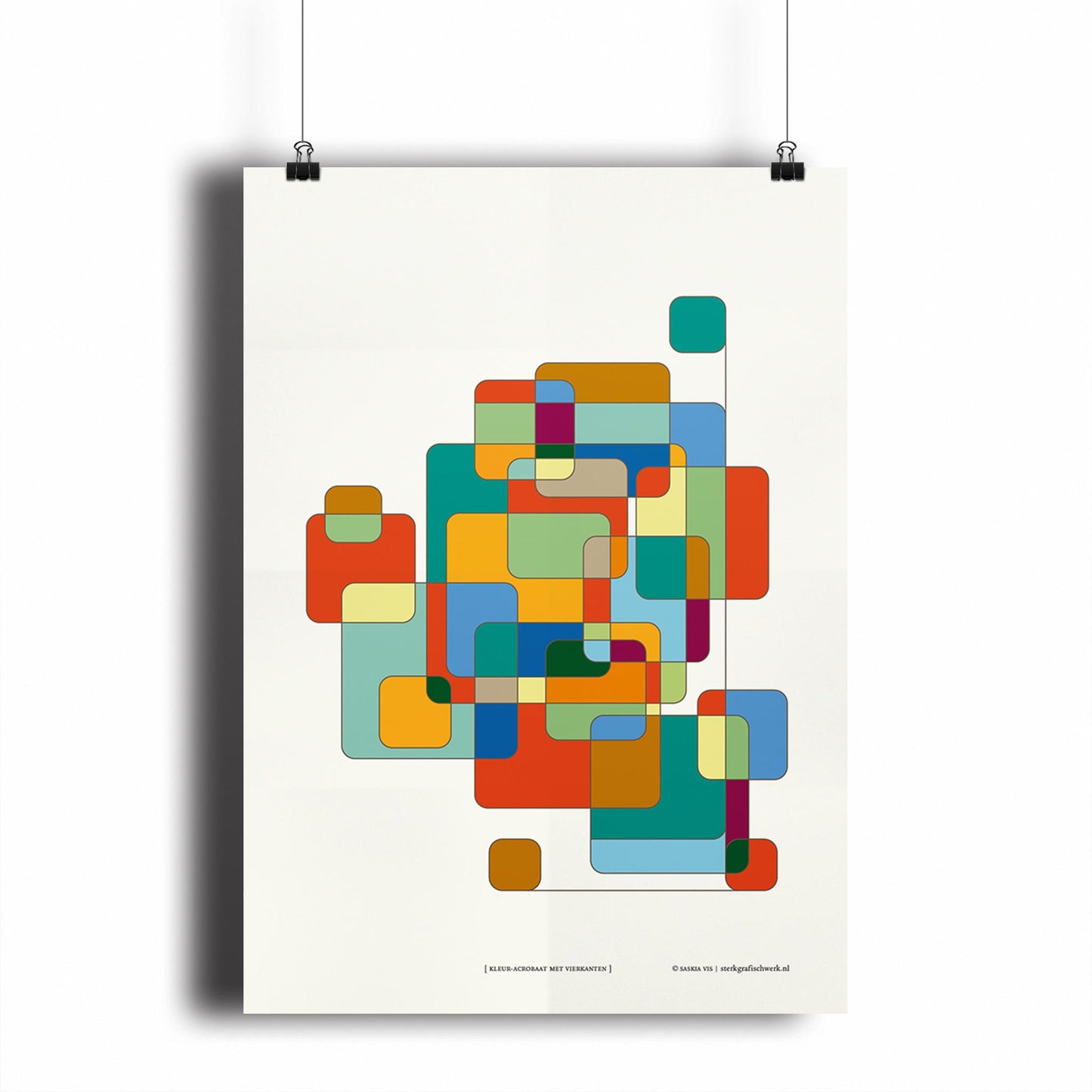 Productafbeelding, poster "kleur-acrobaat met vierkanten", hangend aan een witte wand, een overzichtsfoto