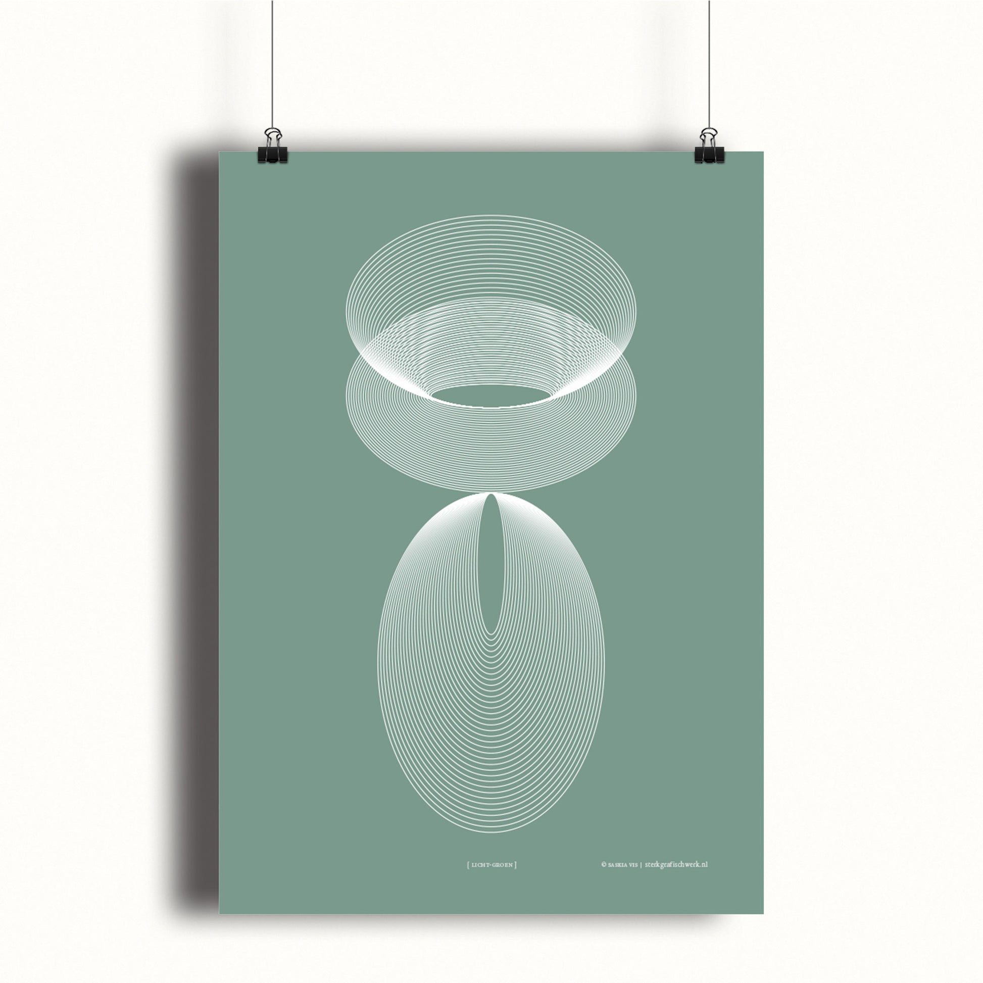 Productafbeelding, poster "licht-groen", hangend aan een witte wand, een overzichtsfoto 