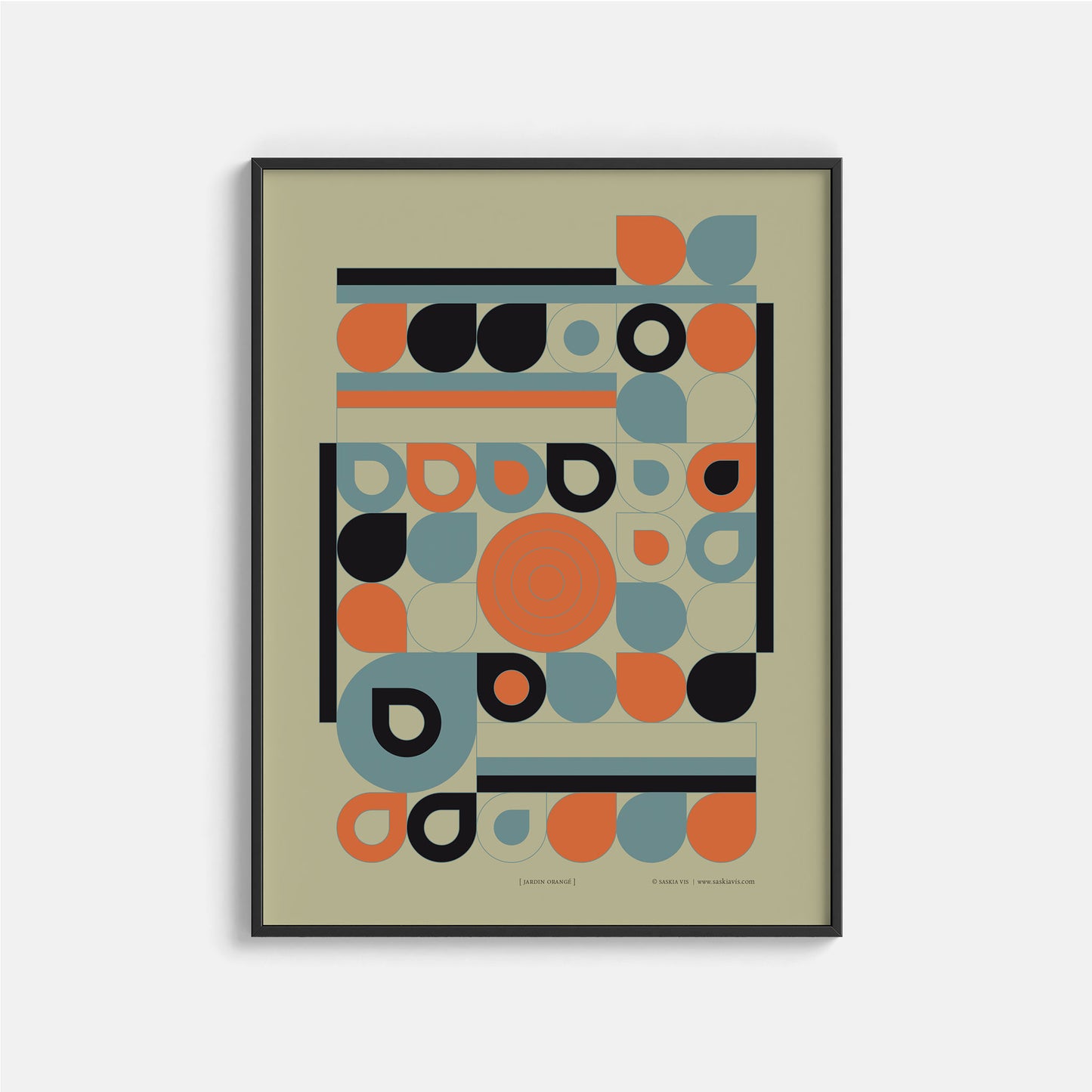 Productafbeelding poster "jardin orange" 2de impressie foto ingelijst, hangend aan een witte wand