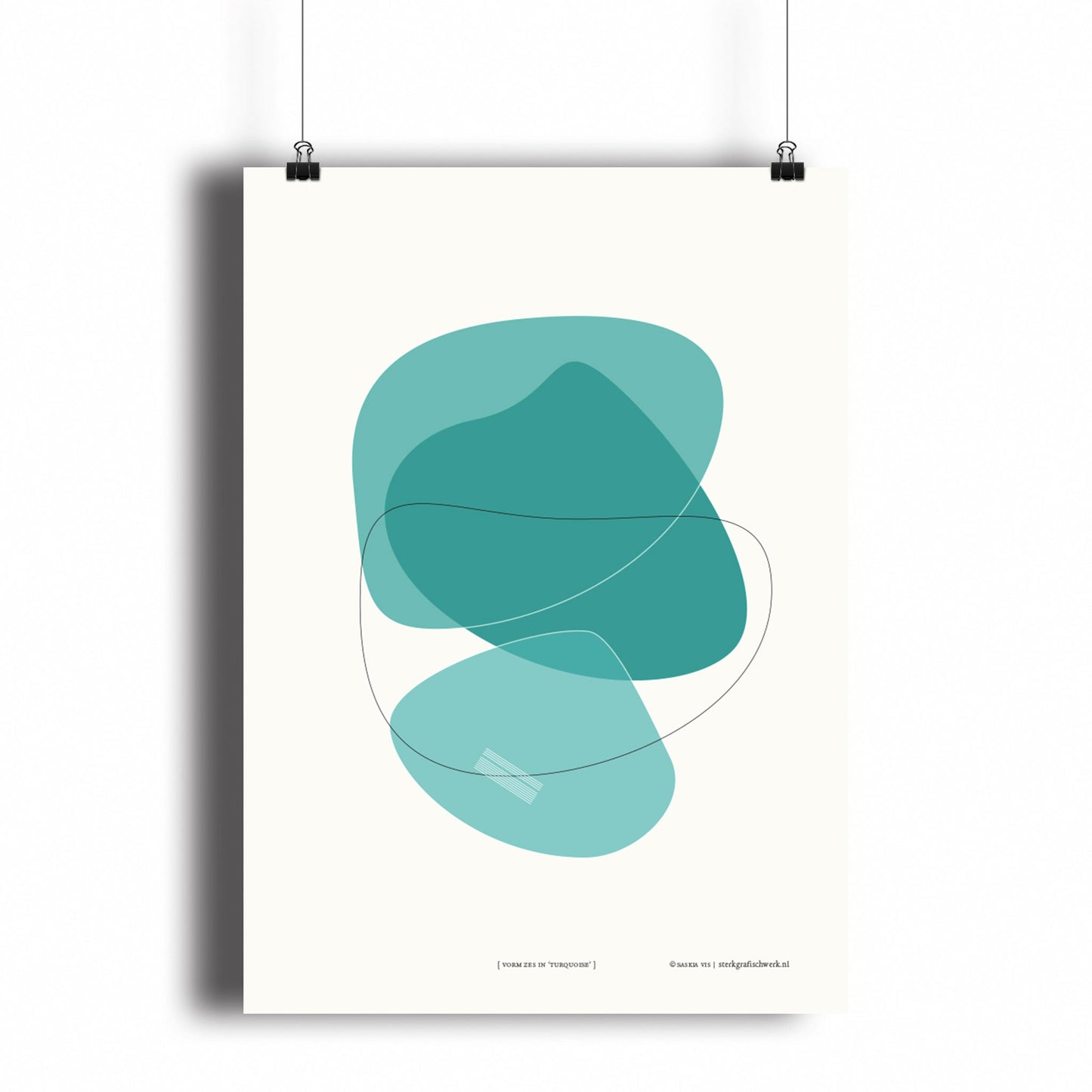Productafbeelding poster "vorm zes in turquoise" hangend aan een witte wand, een overzicht foto