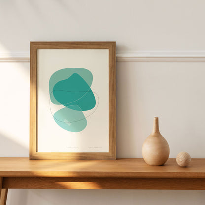 Productafbeelding poster "vorm zes in turquoise" 4de impressie staande op een bijzettafel
